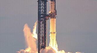 ВИДЕО: „Starship“ повторно ќе лета – Маск објави снимка од прецизно приземјување на ракетата со порака за лансирање