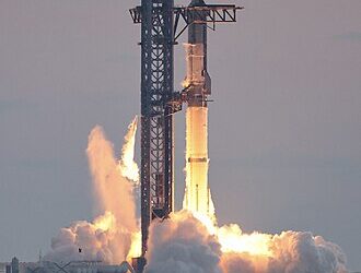 ВИДЕО: „Starship“ повторно ќе лета – Маск објави снимка од прецизно приземјување на ракетата со порака за лансирање