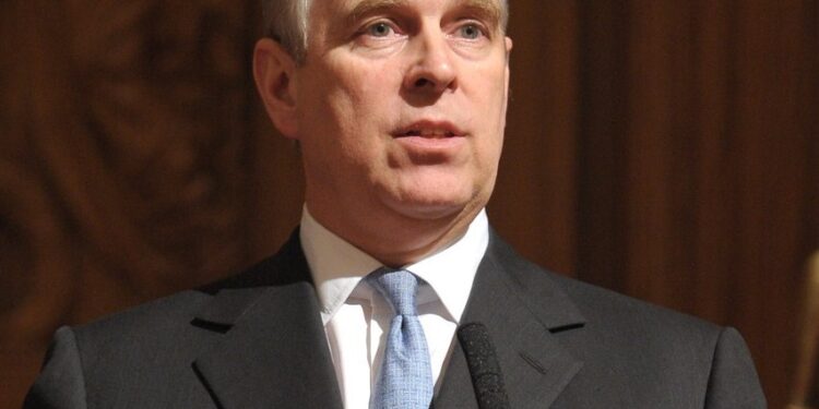 Првиот висок член на кралското семејство по речиси 400 години е принцот Ендру