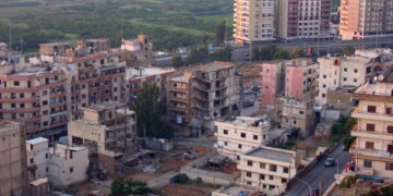 Најмалку девет загинати во уривање на станбена зграда во Триполи