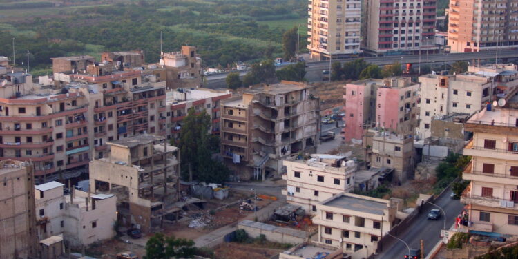 Најмалку девет загинати во уривање на станбена зграда во Триполи