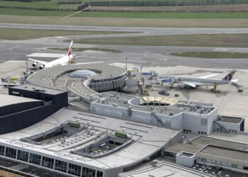 Аеродромот во Виена привремено затворен поради снег и силен ветер