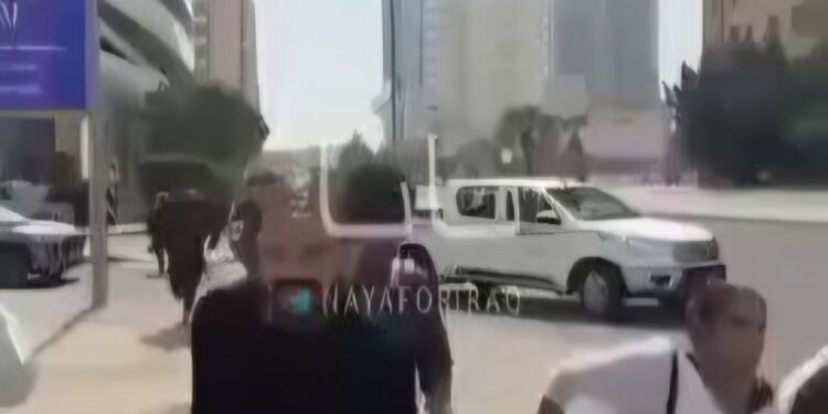 ПАНИКА ВО АБУ ДАБИ: Граѓаните бегаат по улиците кон засолништа по иранските напади врз воените бази на САД – ВИДЕО