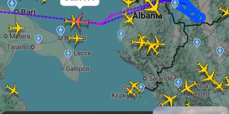 Италијански воен танкер денес кружи на небото над Македонија – Дали американските воени авиони полнат гориво во лет за операциите над Иран?