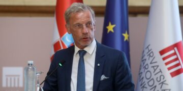 Хрватскиот гувернер Вујчиќ: Финансиските одлуки се лична одговорност, AI може да биде само помошна алатка