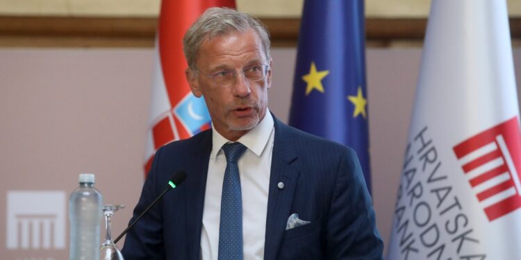 Хрватскиот гувернер Вујчиќ: Финансиските одлуки се лична одговорност, AI може да биде само помошна алатка