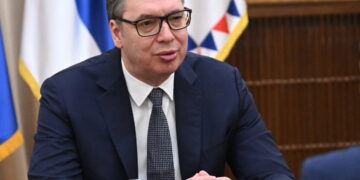 Србија ќе ја задржи неутралноста, но е подготвена за одбрана, вели Вучиќ