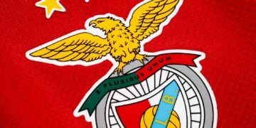 Бенфика казнета со 73.000 евра поради расизам и инциденти на трибините против Реал Мадрид