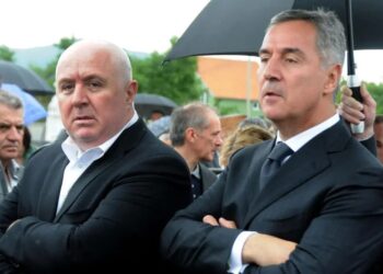 Црногорската полиција запленила оружје и политички списоци од домот на Ацо Ѓукановиќ