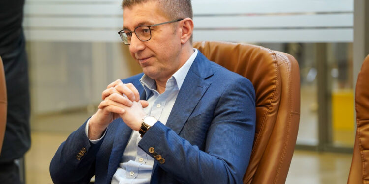 Премиерот Мицкоски и катарскиот премиер, Шеик Мохамед разговараа за регионалната стабилност и економска соработка