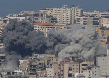 Израелски напади врз Техеран и Либан, Иран возврати со напад врз Амбасадата на САД во Багдад