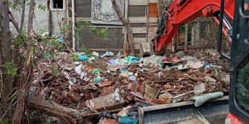 Над 12 тони отпад отстранети од Маџир Маало