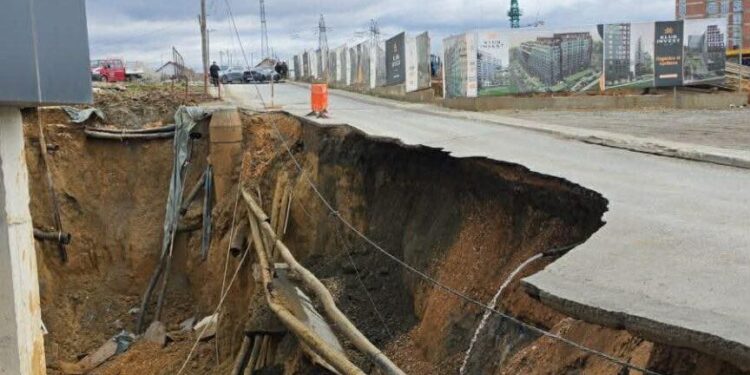 Урнат дел од инфраструктурата во Приштина: Оштетување на улица и водовод