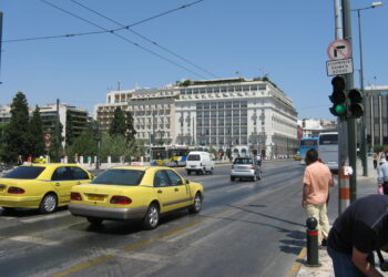 Таксистите во Грција повторно во штрајк поради новите законски одредби