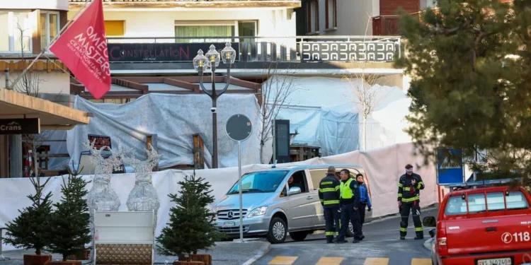 По пожарот во Кран-Монтана, Швајцарија забранува пиротехника во затворени јавни простори