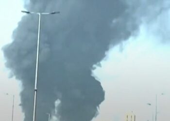 Напад со беспилотно летало во ОАЕ: Избувна пожар во клучен индустриски центар