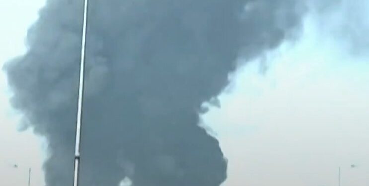Напад со беспилотно летало во ОАЕ: Избувна пожар во клучен индустриски центар