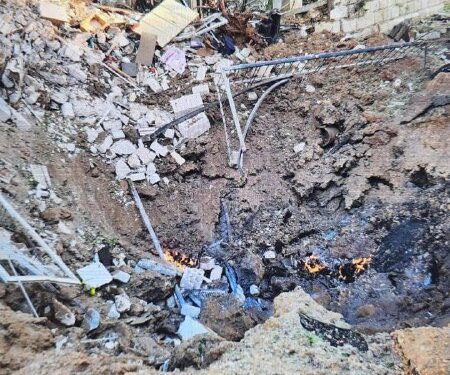 Шест лица повредени во Тел Авив по ирански ракетен напад рано утрово