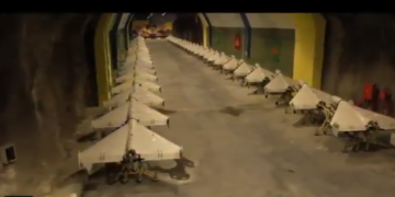 Иран ја прикажува својата „подземна флота“ беспилотни летала и ракети во ново видео