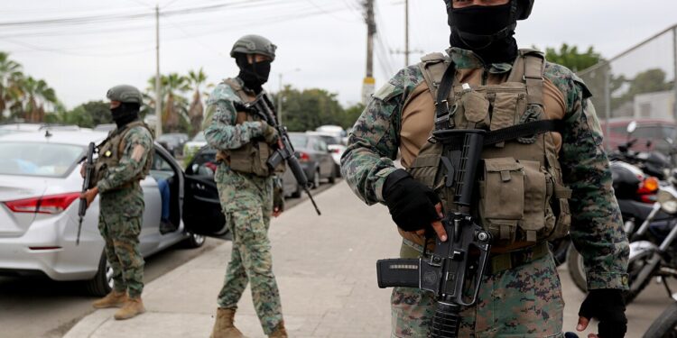 САД и Еквадор започнаа операции против наркокартелите: Почна нова фаза од војната против дрогата