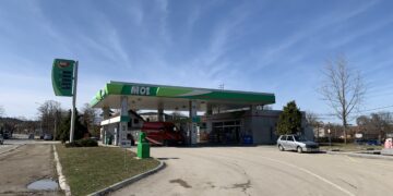 Ограничување на точење гориво за автомобили и камиони на бензинските пумпи на MOL и Shell во Словенија