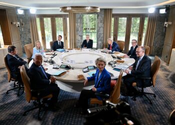 Г7 се состанува поради растот на цените на нафтата над 100 долари за барел