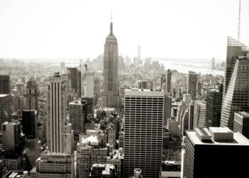 Од гостин до обвинет: Измамникот кој се обиде да го преземе култниот хотел во Њујорк, се изјасни за виновен