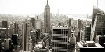 Од гостин до обвинет: Измамникот кој се обиде да го преземе култниот хотел во Њујорк, се изјасни за виновен