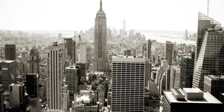 Од гостин до обвинет: Измамникот кој се обиде да го преземе култниот хотел во Њујорк, се изјасни за виновен