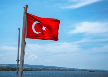 Турција предупредува на можна воена интервенција против курдските милитанти