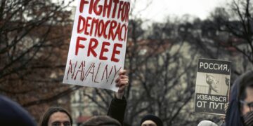 Глобалниот пад на демократијата: 56% од земјите во развој и транзиција се под автократски режими