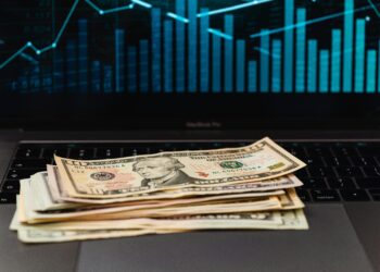 Блискоисточниот конфликт предизвикува раст на инфлацијата и прекини во снабдувањето, оценува ММФ