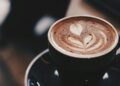 Утринското кафе како клучен ритуал и како тоа ви го обликува денот