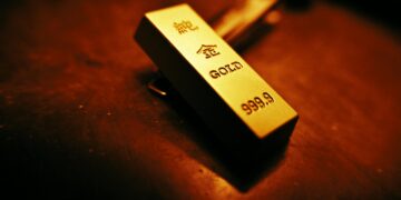 Златото достигна цена над 5.100 долари за унца