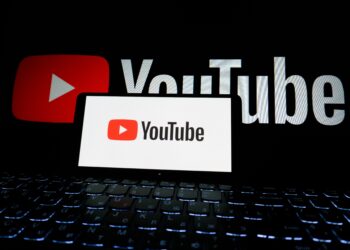 YouTube тестира AI што ве води директно до најинтересните моменти во видеата