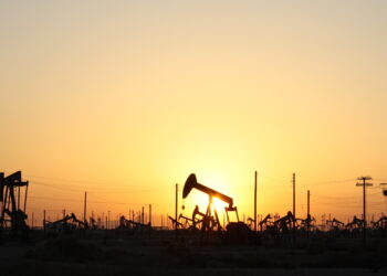 Цената на Брент над 105 долари по барел: Конфликтот со Иран го зголемува инфлаторниот притисок