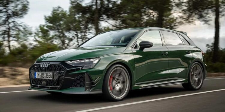 Audi го претставува RS 3 Competition Limited: 2.5-литарски турбо-бензинец и тркачки дизајн
