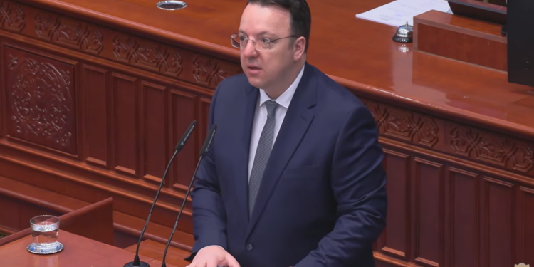 Николоски за Савески: Професионалец без дамка во кариерата