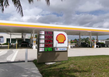 Германија воведува ограничување на дневните зголемувања на цените на горивата