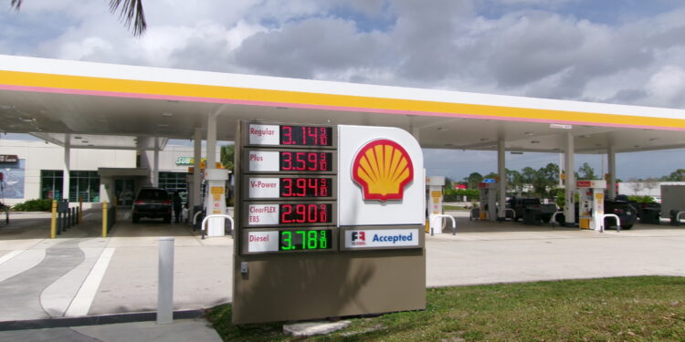 Германија воведува ограничување на дневните зголемувања на цените на горивата