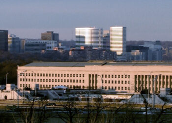 Пентагон разгледува пренасочување оружје наменето за Украина кон Блискиот Исток