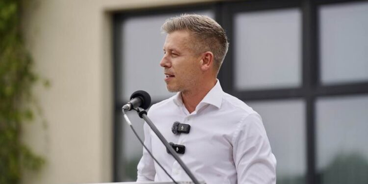 ПРЕДУПРЕДУВАЊЕ ОД МАЃАР ДО ЗЕЛЕНСКИ: „Не оди по патот на уцена“ – тензии околу нафтоводот „Дружба“