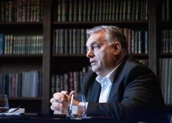 Орбан се упати кон границата со Србија