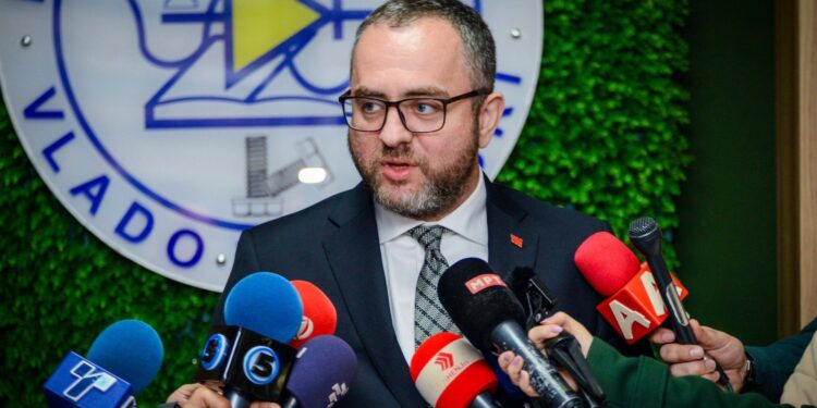 Тошковски: 14 лица повикани на разговор за случајот со врсничко насилство во Ѓорче Петров