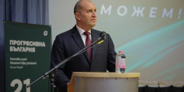 Дигитална манипулација пред изборите во Бугарија: 90 милиони прегледи за Румен Радев на TikTok
