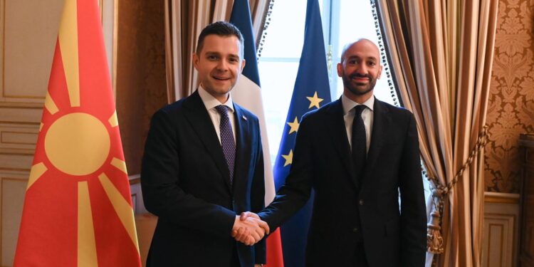 Муцунски се сретна со советници на Макрон за евроинтегративниот процес на Македонија
