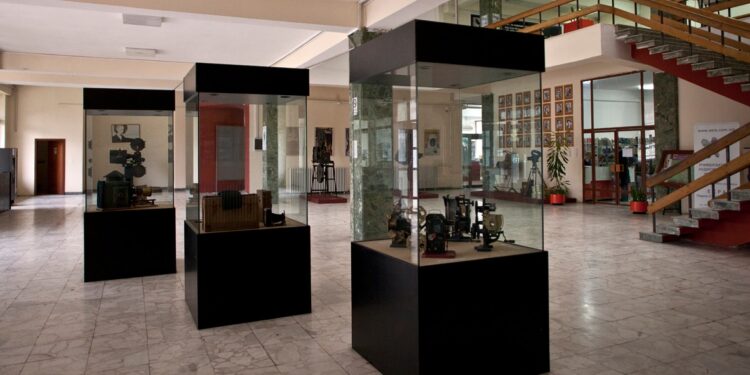 Кинотеката на Македонија слави 50 години: Нова поштенска марка ќе биде промовирана на јубилејот