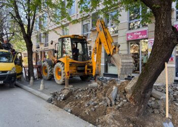 Привремен сообраќаен режим на „Ленинова“: Започната реконструкција на вториот дел од улицата