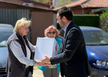 Општина Центар подели хуманитарни пакети за Велигден како помош за семејства во социјален ризик