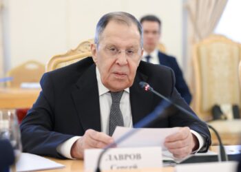 Лавров: Западот ја притиска Србија, ЕУ го уценува Белград